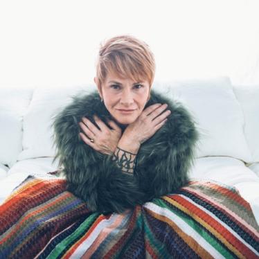 Shawn Colvin colour portrait (c) RLN Music 2026.jpeg